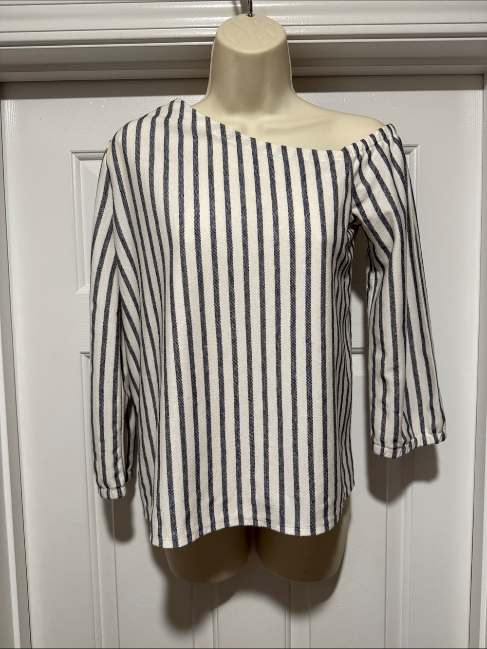 Banana Republic Striped Off-Shoulder Boatneck Top - Navy and White